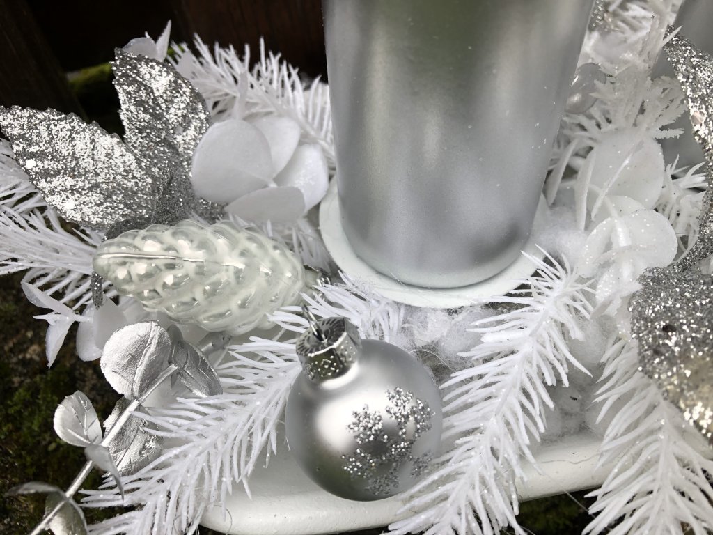 Adventní svícen 2024 stříbrné svíčky 4